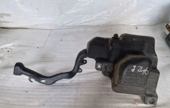 Mercedes-Benz GLA W156 Windshield washer fluid reservoir/tank A2468690120