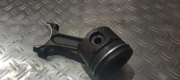 Peugeot 307 Piston with connecting rod