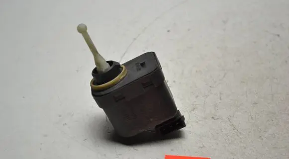 Audi A4 S4 B5 8D Headlight level adjustment motor 6k5941295