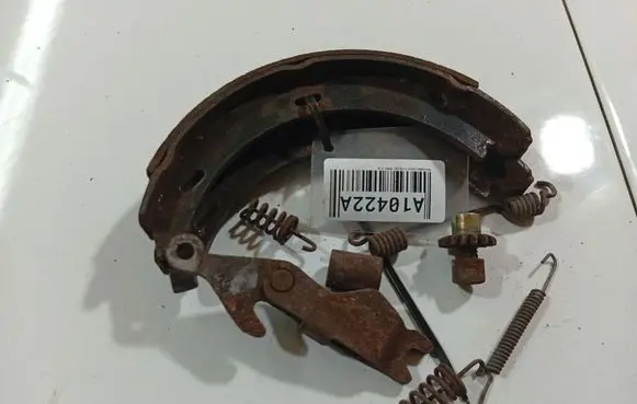 Mercedes-Benz C W203 Handbrake/parking brake pads 698481