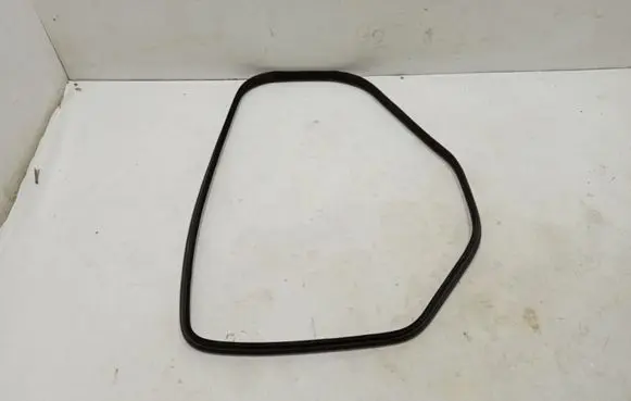 Land Rover Evoque I Rear door rubber seal (on body) LR027227