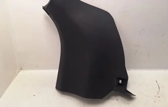 Foot area side trim
