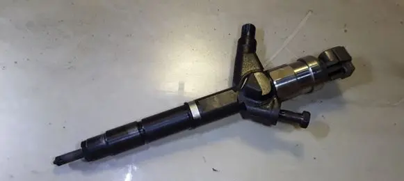 Nissan Primera Fuel injector 16600AU600 12C16251AU6