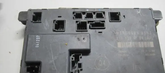 Mercedes-Benz CLS AMG C219 Door control unit/module A2198200126