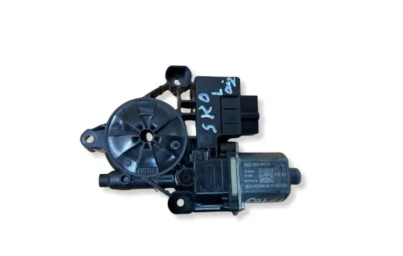Skoda Octavia Mk3 (5E) Rear door window regulator motor 5Q0959811A 0130822725 E850202015