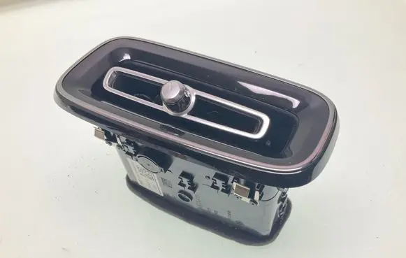 Volvo XC40 Dashboard side air vent grill/cover trim 31477269 31442625
