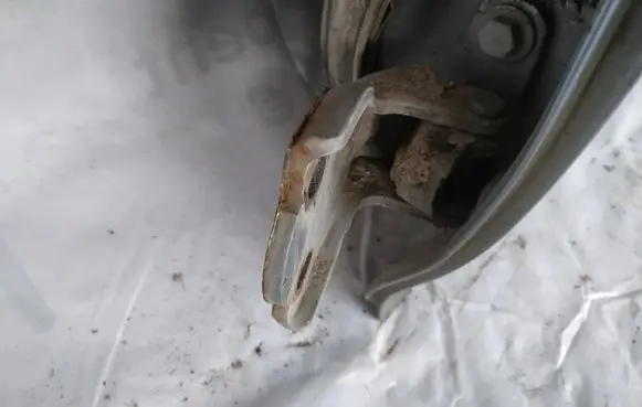 Honda Accord Rear door lower hinge