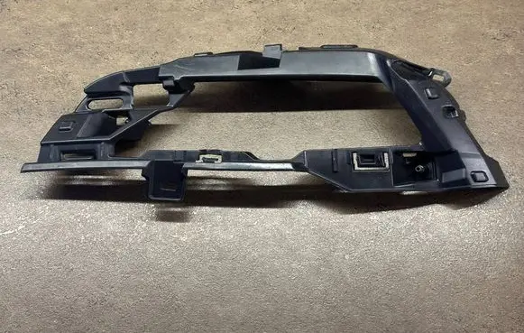 Volvo XC60 Fog light bracket 32227711