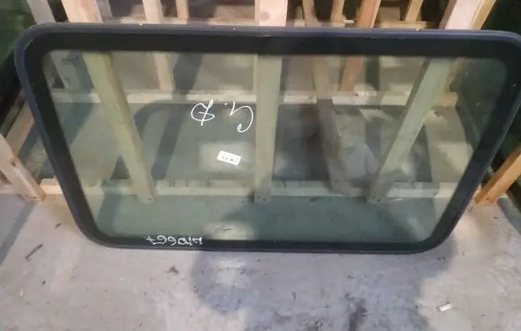 Renault Master II Rear door window glass as2