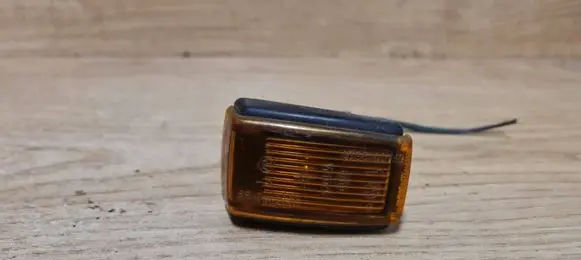 Volvo S40, V40 Front fender indicator light 6R0142631