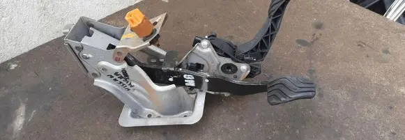 Nissan Micra K14 Brake pedal 180025FA0B
