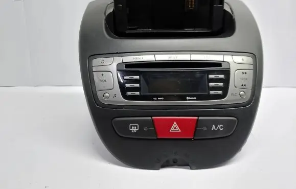 Peugeot 107 Radio/GPS head unit trim 160900008001