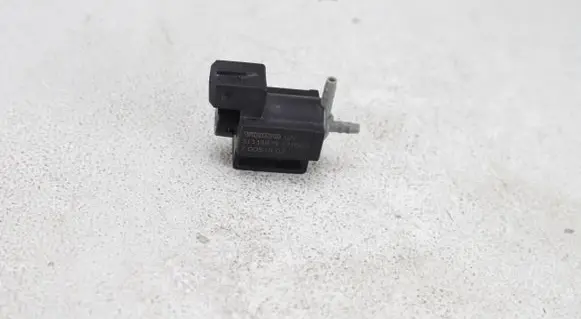 Volvo V40 Vacuum valve 31339879