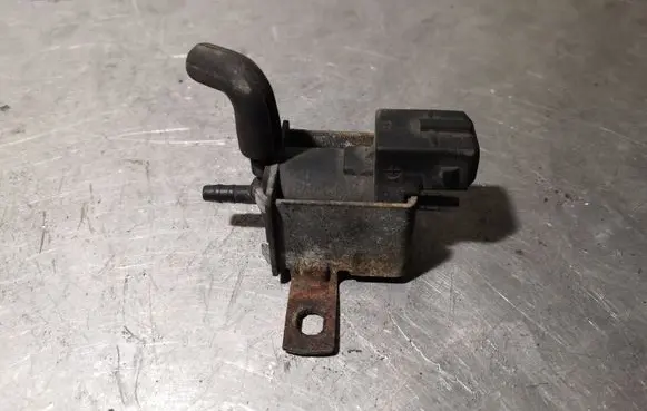 Audi A6 S6 C5 4B Turbo solenoid valve 028906283 0281004283