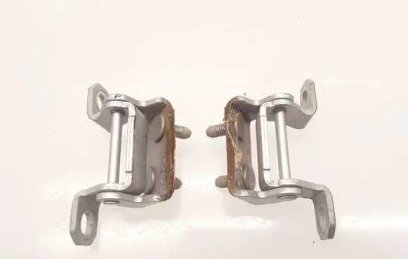 Chevrolet Captiva Tailgate/trunk/boot hinge 07C504
