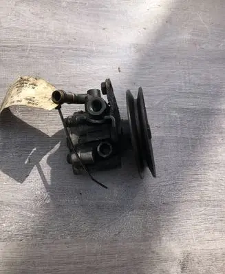 Nissan Serena Power steering pump