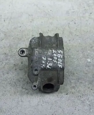 Volkswagen Golf V Engine mount bracket 1K0199262
