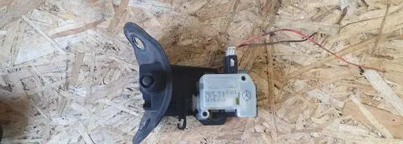 Fuel tank cap lock motor