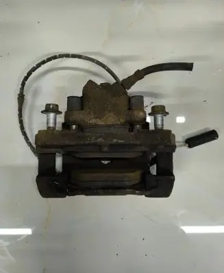 BMW X3 E83 Front brake caliper 4829