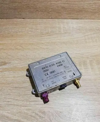 Audi A6 S6 C6 4F Aerial antenna amplifier 8E0035456C