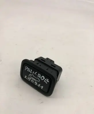 Hyundai Palisade Tailgate/trunk/boot open switch 81880s1100