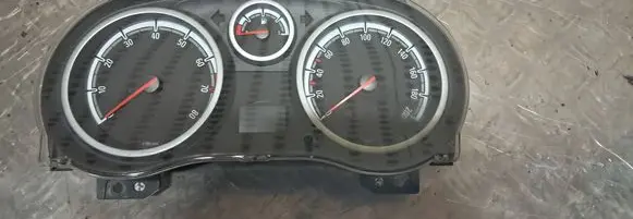 Opel Corsa D Speedometer (instrument cluster) 1303304