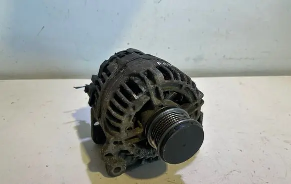 Skoda Fabia Mk2 (5J) Generator/alternator F00MA45300