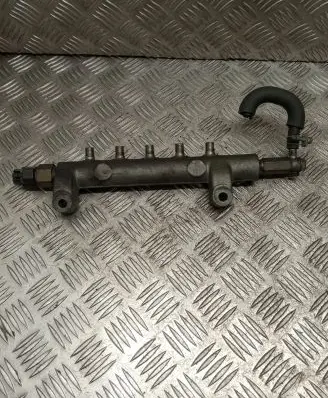 Nissan Primera Fuel line pipe