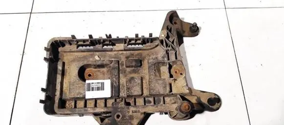 Volkswagen PASSAT B6 Battery box tray 1k0915333