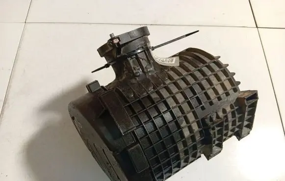 Renault Laguna I Air filter box 7700104604