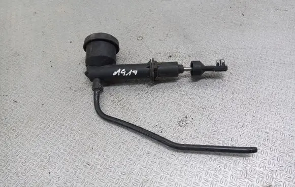 Peugeot 107 Clutch master cylinder