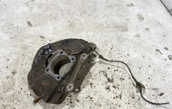 Volvo XC70 Front wheel hub spindle knuckle