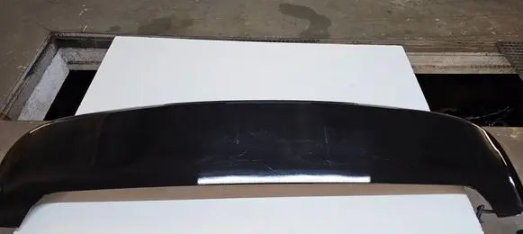 Tailgate/trunk spoiler