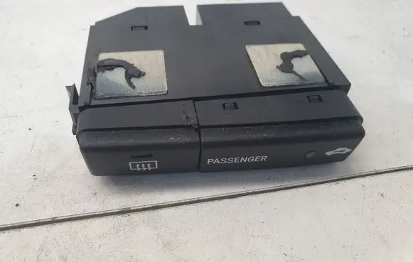 Toyota Avensis T250 Windscreen/window heater switch 8479005130C MS152100470