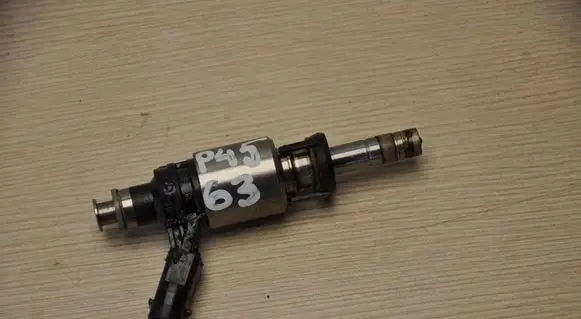 Audi A5 Fuel injector 06G906036S