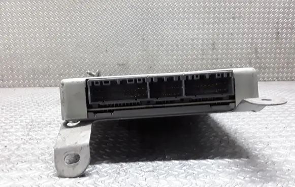 Mazda 323 F Engine control unit/module E2T84986M