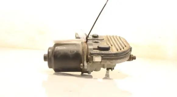 Volkswagen PASSAT B6 Wiper motor 0707021311