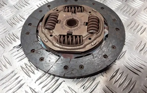 Volkswagen Golf V Clutch pressure plate 036141032 2407040856