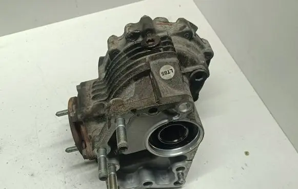Toyota RAV 4 (XA40) Gearbox transfer box case W72