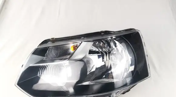 Volkswagen Transporter - Caravelle T5 Headlight/headlamp 7E1941015T 030125430100 LE08A6194