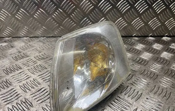 Volkswagen PASSAT B5 Front indicator light