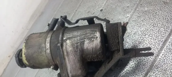 Opel Zafira A Power steering pump