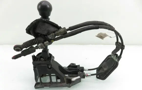 Toyota Yaris Gear shifter/selector 33530680L