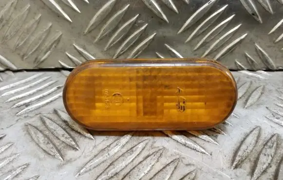 Front fender indicator light