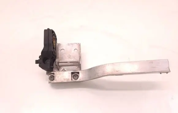 BMW 6 F06 Gran coupe Radiator mount bracket 7211161 7185513 7207151