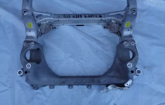 Mercedes-Benz CLS W257 Front subframe 3435245