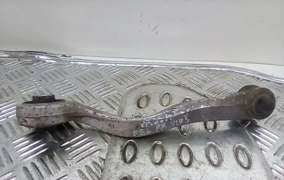 Volkswagen PASSAT B5 Front lower control arm/wishbone