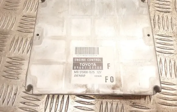 Toyota Corolla Verso AR10 Engine control unit/module 896610F100