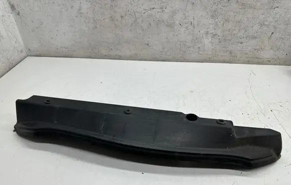 Mercedes-Benz CLS C218 AMG Fender end trim A2188890125 BBP182401