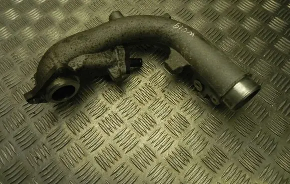 Mazda 6 Engine coolant pipe/hose VD20401